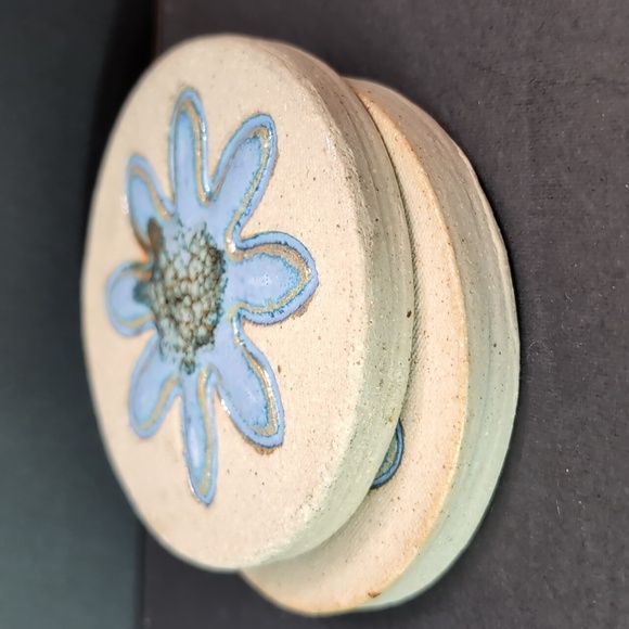 Lot of 2 Ceramic Pottery Decorative Coasters with Blue Glazed Butterfly/Flower. - Picture 4 of 7